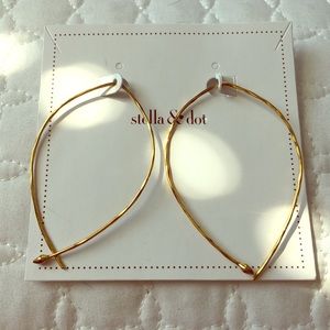 Stella & Dot Large Hammered Hoops- Gold